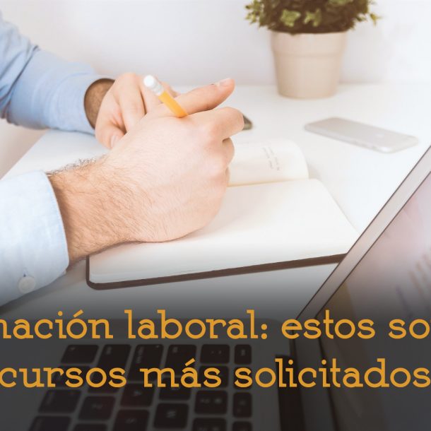 persona haciendo formacion laboral