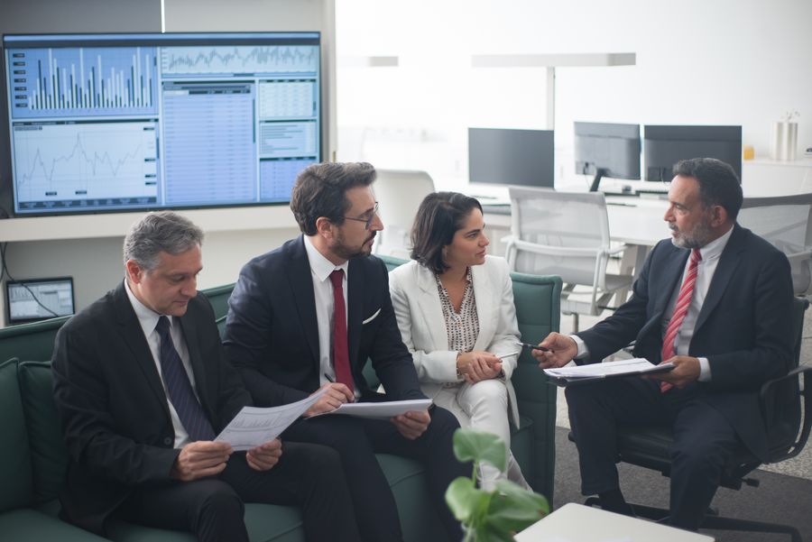 Reunión de profesionales de servicios financieros
