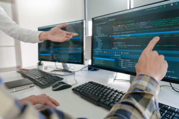 Ciberbullying: Programación y Estrategia de Prevención e Intervención desde el Contexto Escolar y Familiar