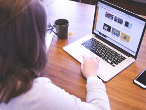 Desarrollo de la acción  tutorial en línea