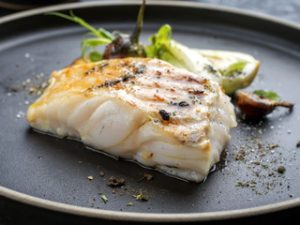 Elaboraciones básicas y platos elementales con pescados, crustáceos y moluscos