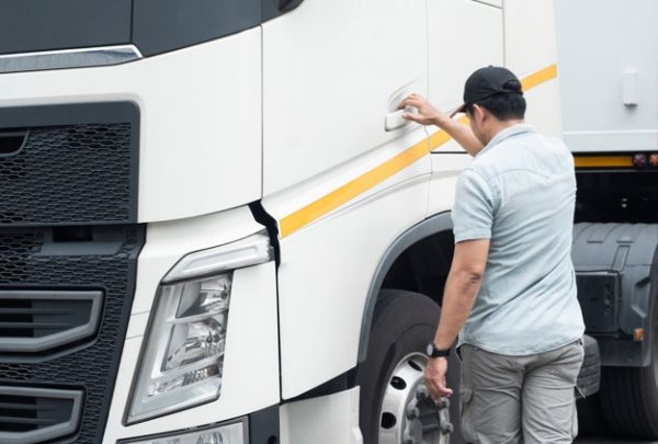 Métodos de actuación en caso de emergencia en el trasporte por carretera de vehículos pesados