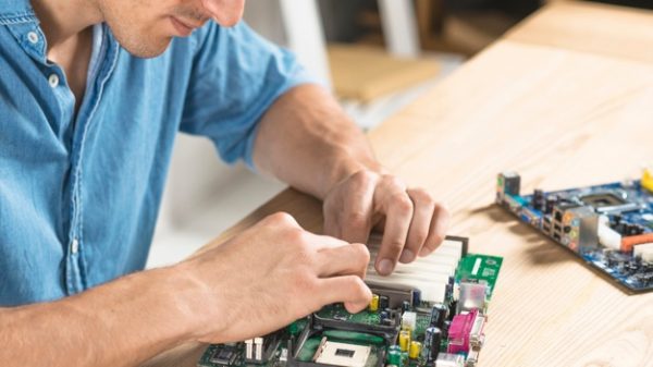Operaciones auxiliares de mantenimiento de sistemas microinformáticos